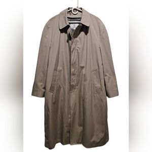 London Fog Trench Coat Raincoat Men's 44 R Beige Tan Removable Zip Out Liner USA
